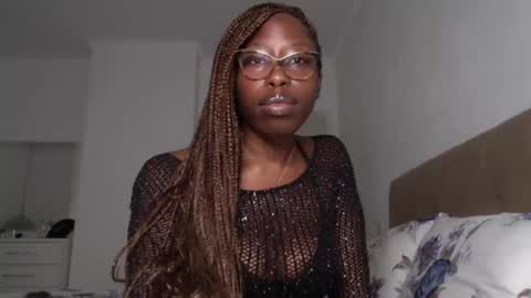 Snapshot of madamindigo chatting on 12/17/24, 02:55 YourMadamIndigo online show from 12/17/24, 02:55