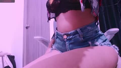 Snapshot of madcatberry chatting on 02/10/25, 01:57 alex online show from 02/10/25, 01:57