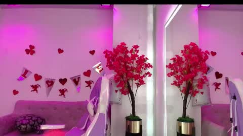 maddie_t18 online show from 02/16/26, 11:28