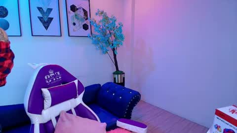 maddie_t18 online show from 05/28/26, 11:29