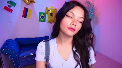 maddie_t18 online show from 06/24/26, 11:42