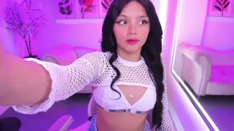 maddie_t18 online show from 07/15/26, 11:37