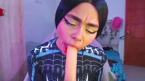 maddiie and clyde online show from 09/30/25, 05:51