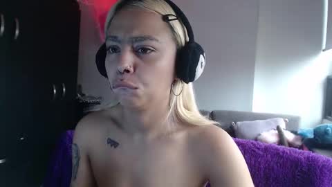 maddiie and clyde online show from 02/15/26, 02:47