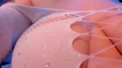 Snapshot of maddisonlowe chatting on 11/06/25, 04:24 Maddison online show from 11/06/25, 04:24