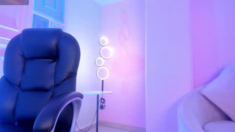 Snapshot of maddisonlowe chatting on 11/26/25, 04:35 Maddison online show from 11/26/25, 04:35