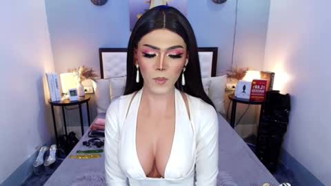 Snapshot of maddisonwil chatting on 09/20/25, 02:34 M A D D Y online show from 09/20/25, 02:34