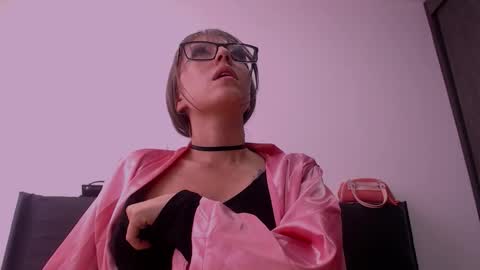 Maddy UwU online show from 11/18/25, 09:19