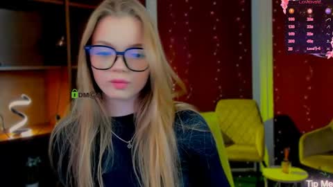 maddy moah online show from 04/25/26, 01:41