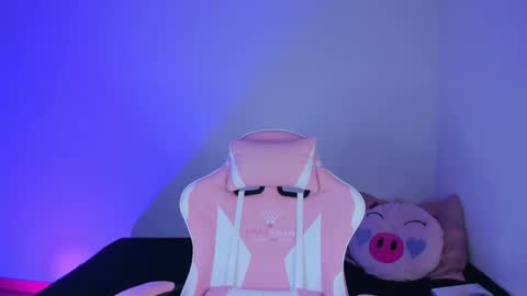 Snapshot of maddy_parker__ chatting on 11/21/25, 07:45 maddy_parker__ online show from 11/21/25, 07:45