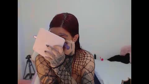 maddy_vicius19 online show from 10/05/25, 09:24