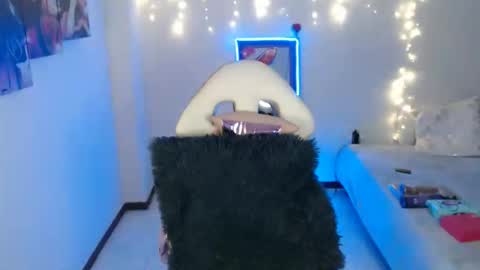 maddy_vicius19 online show from 12/22/25, 02:08