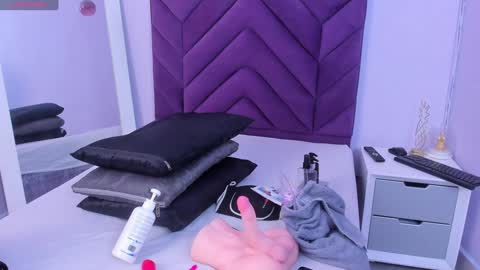 maddyjohnsonn online show from 02/07/25, 03:55