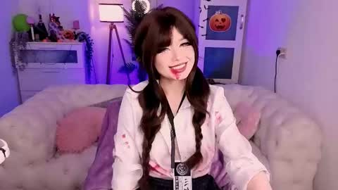 Snapshot of maddymystie chatting on 10/30/25, 10:10 Maddy online show from 10/30/25, 10:10