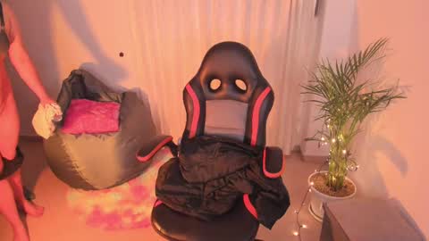 Snapshot of madelaine_taylor chatting on 01/21/25, 02:33 madelaine_taylor online show from 01/21/25, 02:33