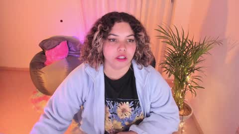 Snapshot of madelaine_taylor chatting on 01/24/25, 02:39 madelaine_taylor online show from 01/24/25, 02:39