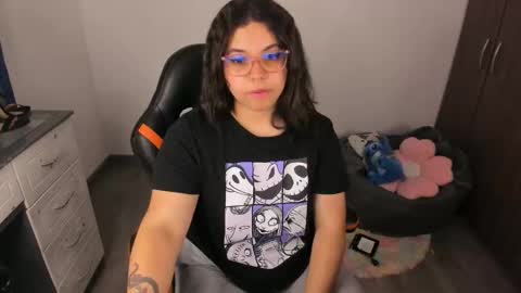 Snapshot of madelaine_taylor chatting on 10/12/25, 11:48 madelaine_taylor online show from 10/12/25, 11:48