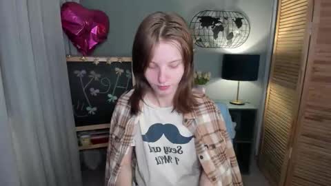 madelaines online show from 11/11/25, 10:48