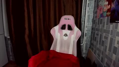 madelaines online show from 04/13/26, 05:51