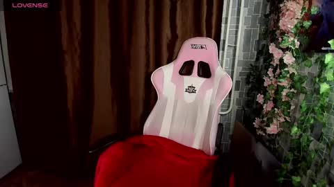 madelaines online show from 05/12/26, 04:37