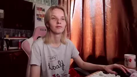 madelaines online show from 06/12/26, 08:02