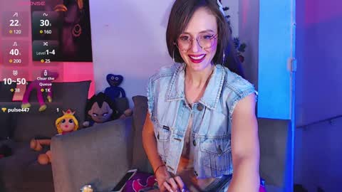 madelainnfox2 online show from 01/11/25, 12:07
