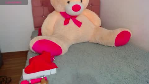 madelen_2 online show from 04/10/26, 08:35