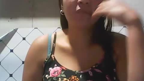 Snapshot of madeline263 chatting on 10/27/25, 09:08 madeline263 online show from 10/27/25, 09:08