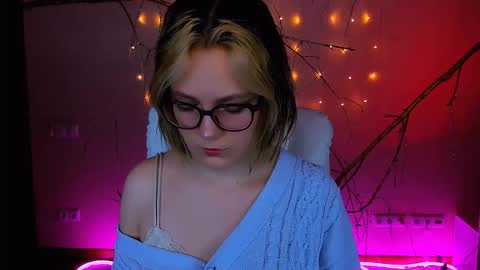 Madeline online show from 02/26/26, 08:52