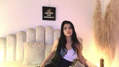 Snapshot of madeline_roux chatting on 03/31/26, 12:05 Madeline online show from 03/31/26, 12:05