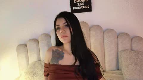 Snapshot of madeline_roux chatting on 04/01/26, 11:55 Madeline online show from 04/01/26, 11:55