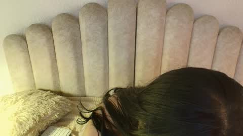 Snapshot of madeline_roux chatting on 04/01/26, 01:41 Madeline online show from 04/01/26, 01:41