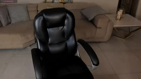 Madeline online show from 12/05/25, 08:34