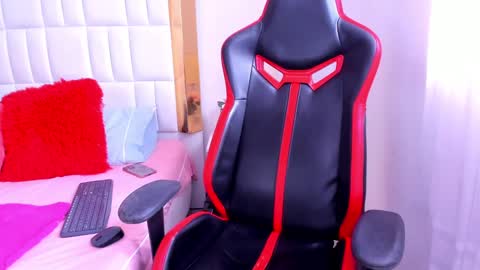 Madeline online show from 02/17/25, 10:25