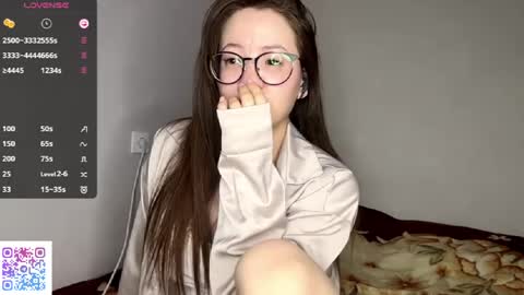 Snapshot of madelinemaylove chatting on 04/03/26, 02:48 Yoko online show from 04/03/26, 02:48