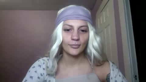 Snapshot of madelinevalentine chatting on 09/12/25, 11:37 madeline online show from 09/12/25, 11:37