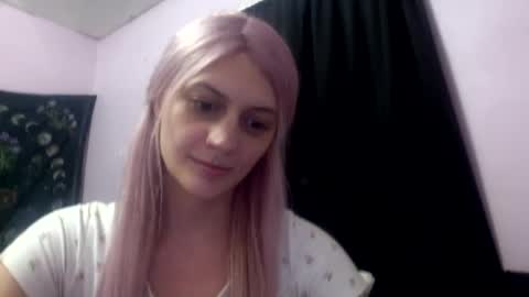 Snapshot of madelinevalentine chatting on 09/24/25, 08:39 madeline online show from 09/24/25, 08:39