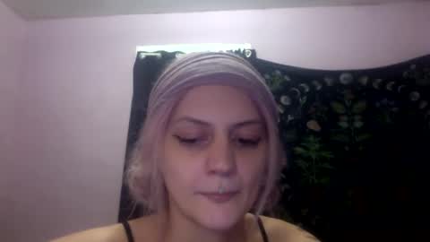 Snapshot of madelinevalentine chatting on 09/26/25, 04:49 madeline online show from 09/26/25, 04:49