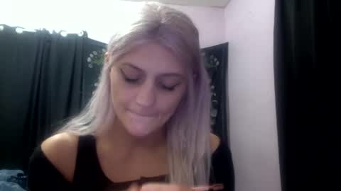 Snapshot of madelinevalentine chatting on 10/02/25, 12:45 madeline online show from 10/02/25, 12:45