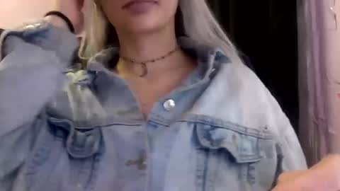 Snapshot of madelinevalentine chatting on 10/10/25, 10:53 madeline online show from 10/10/25, 10:53