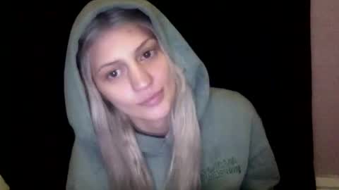 Snapshot of madelinevalentine chatting on 10/30/25, 06:37 madeline online show from 10/30/25, 06:37