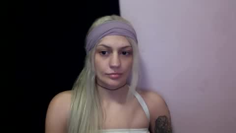 Snapshot of madelinevalentine chatting on 11/02/25, 05:43 madeline online show from 11/02/25, 05:43