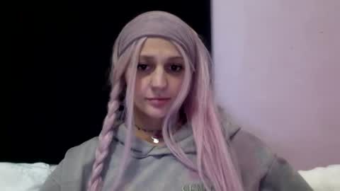 Snapshot of madelinevalentine chatting on 02/01/26, 06:23 madeline online show from 02/01/26, 06:23