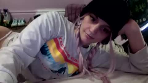 Snapshot of madelinevalentine chatting on 02/06/26, 01:47 madeline online show from 02/06/26, 01:47