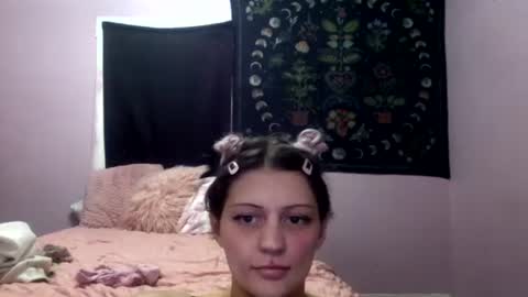 Snapshot of madelinevalentine chatting on 02/26/26, 04:22 madeline online show from 02/26/26, 04:22