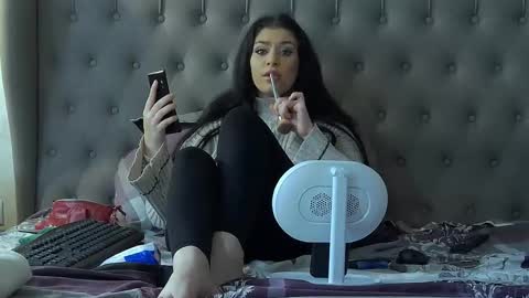 Snapshot of madelynvelure chatting on 11/16/25, 07:25 madelynvelure online show from 11/16/25, 07:25