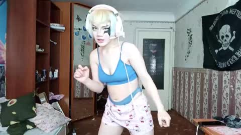 Snapshot of madgezari chatting on 02/27/26, 07:19 Alice Kaneki online show from 02/27/26, 07:19