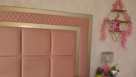 madhison_5 online show from 03/29/26, 12:05