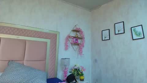 madhison_5 online show from 06/01/26, 11:56