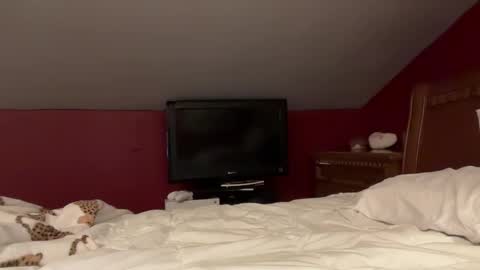 madibaby999 online show from 09/20/25, 12:33